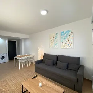 https://modern-central-flat-with-private-parking.es-andalucia.com